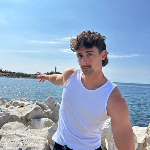 Isaac Smith Bio: Age, Family & Facts